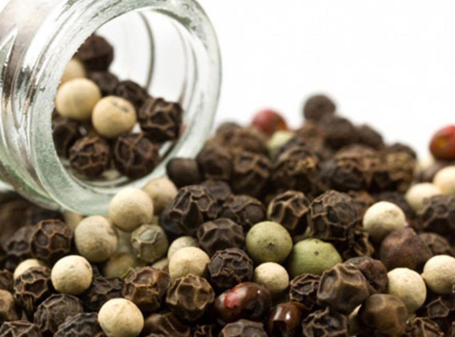 L'artisan piment brulant unisex 100ml edt. парфюм с ароматом розового перца. пряный розовый перец. джо малон гранат. розовый перец дотерра масло.