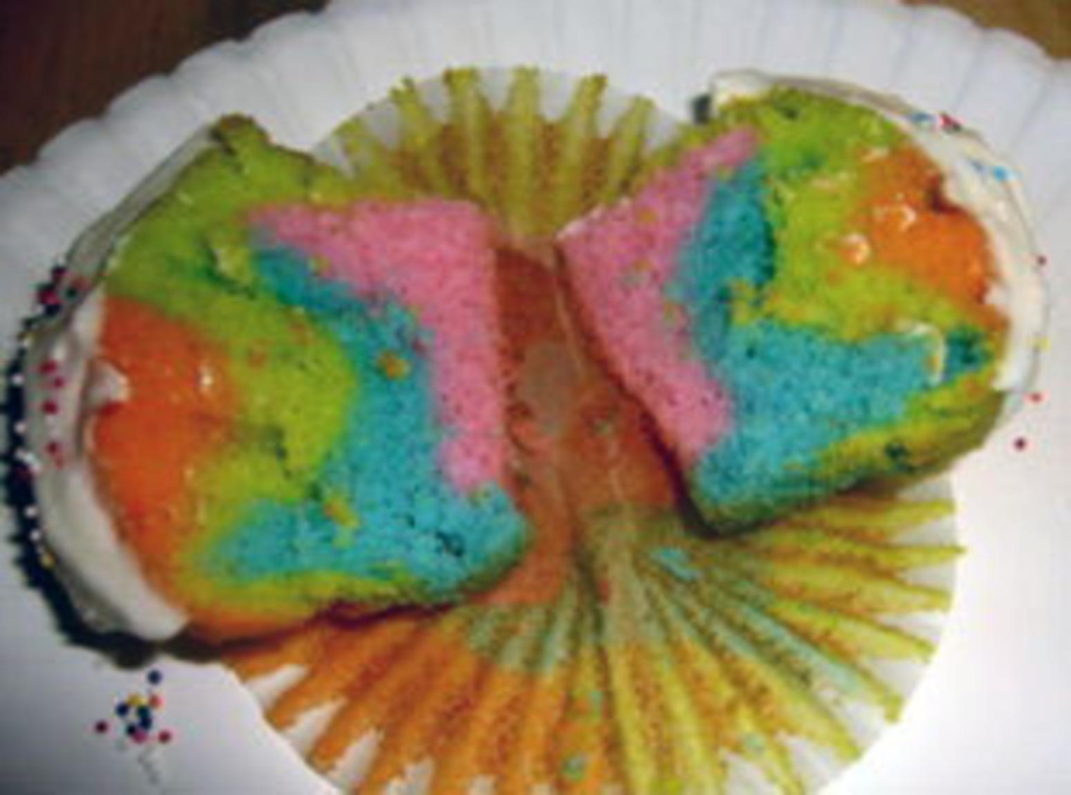 Kimberly Roberts' Tie-Dye Cupcakes