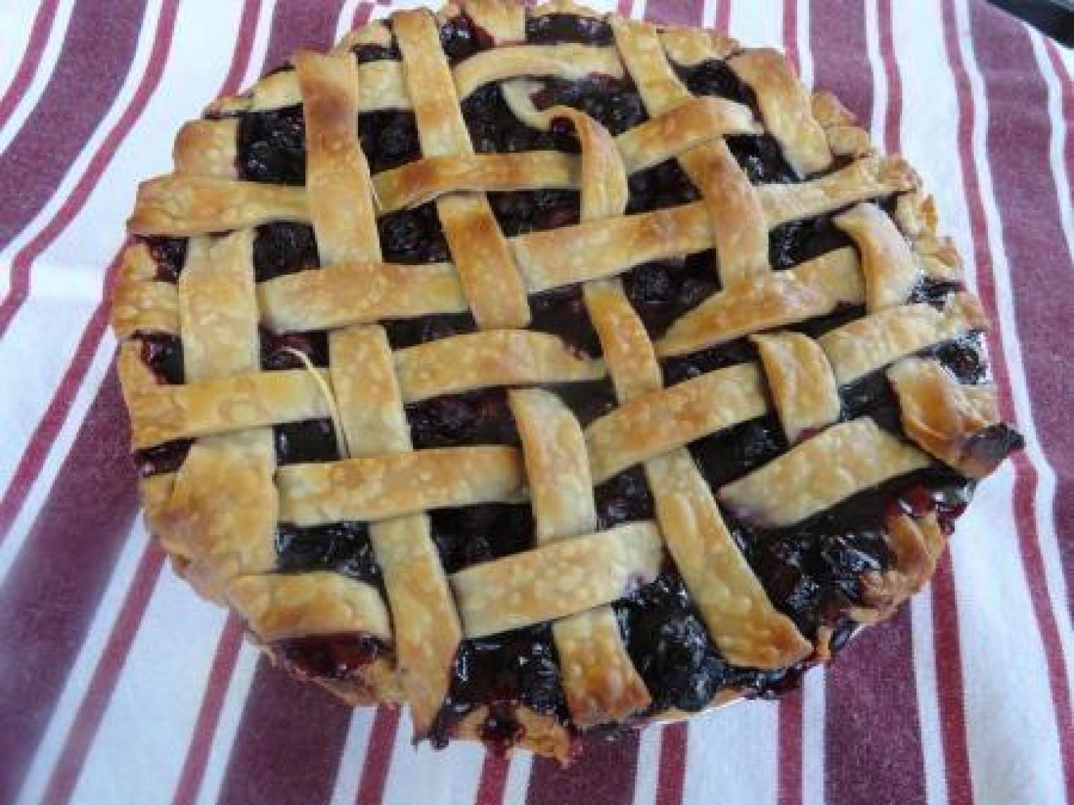 Simple, Very Blueberry Flavored Pie
