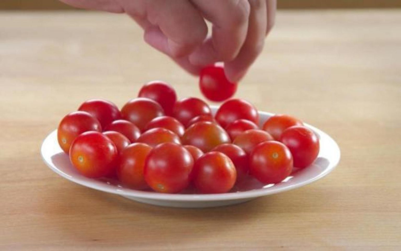 How to Cut Cherry Tomatoes Just A Pinch