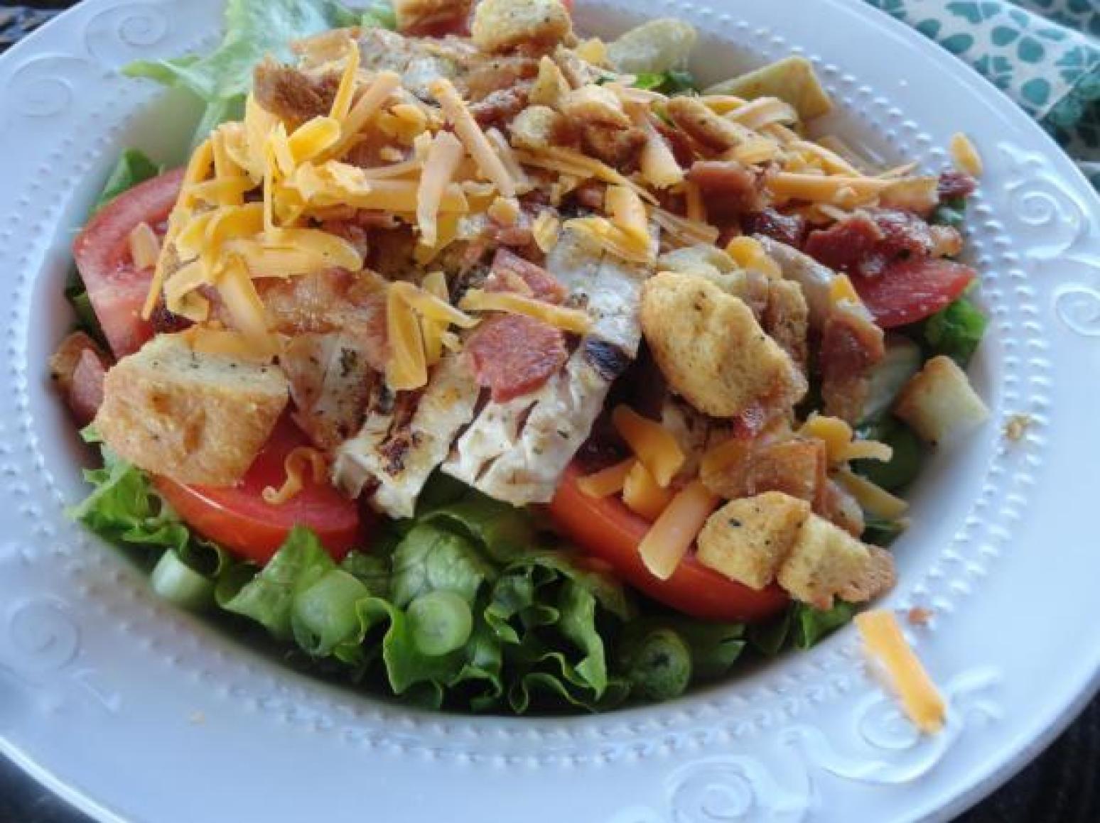 Grilled Chicken Salad, Restaurant Style